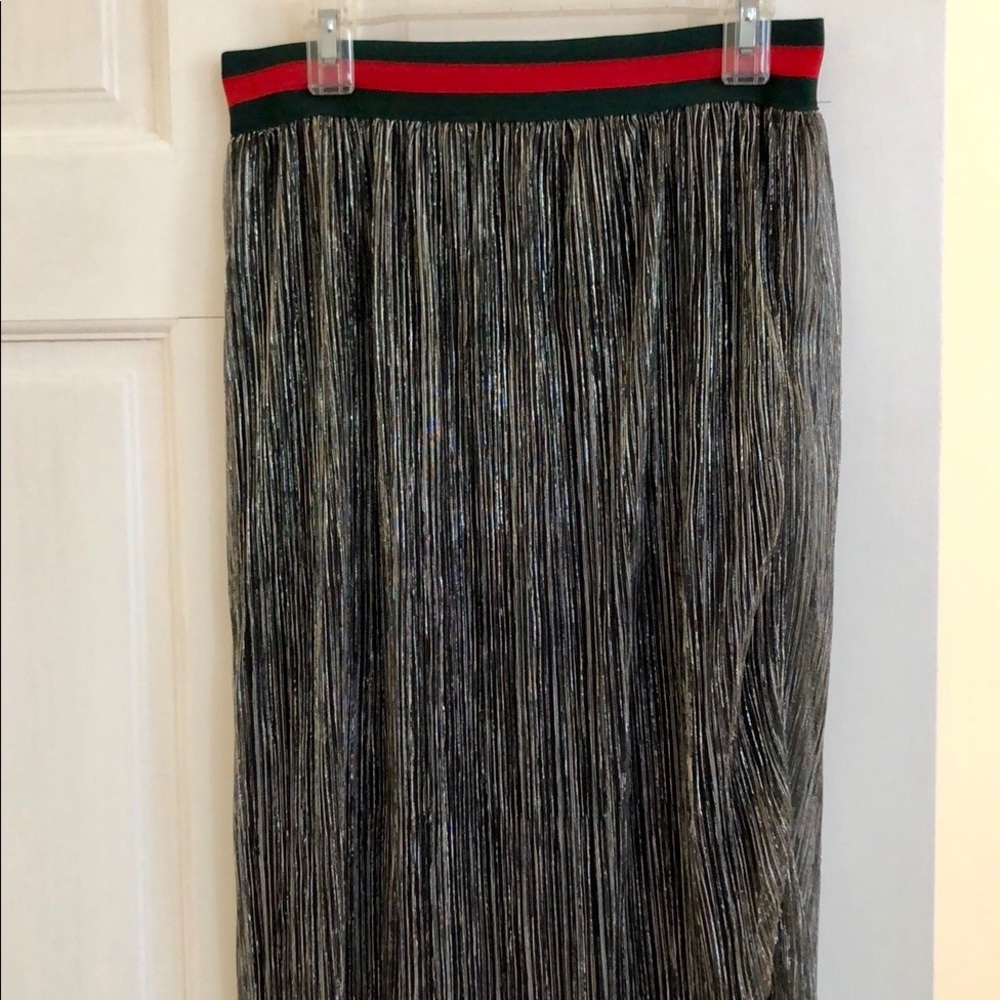 Gucci style metallic skirt 💚❤️